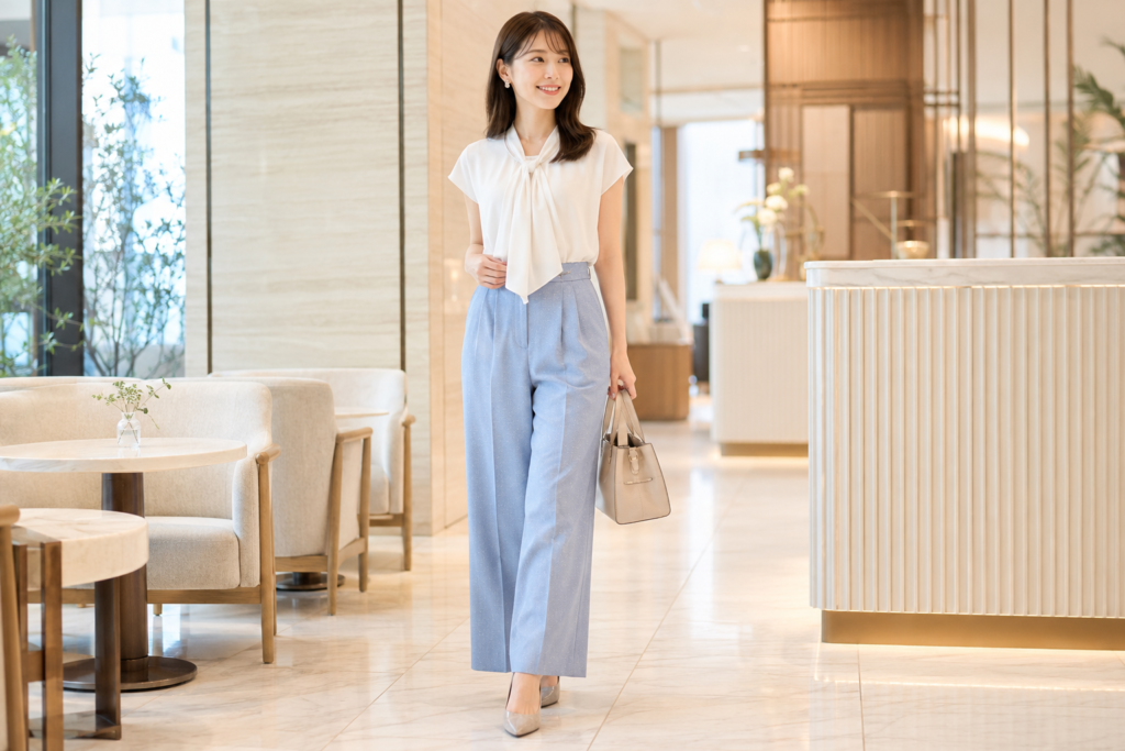 お見合いのコーデを上品なパンツスタイルで整える女性